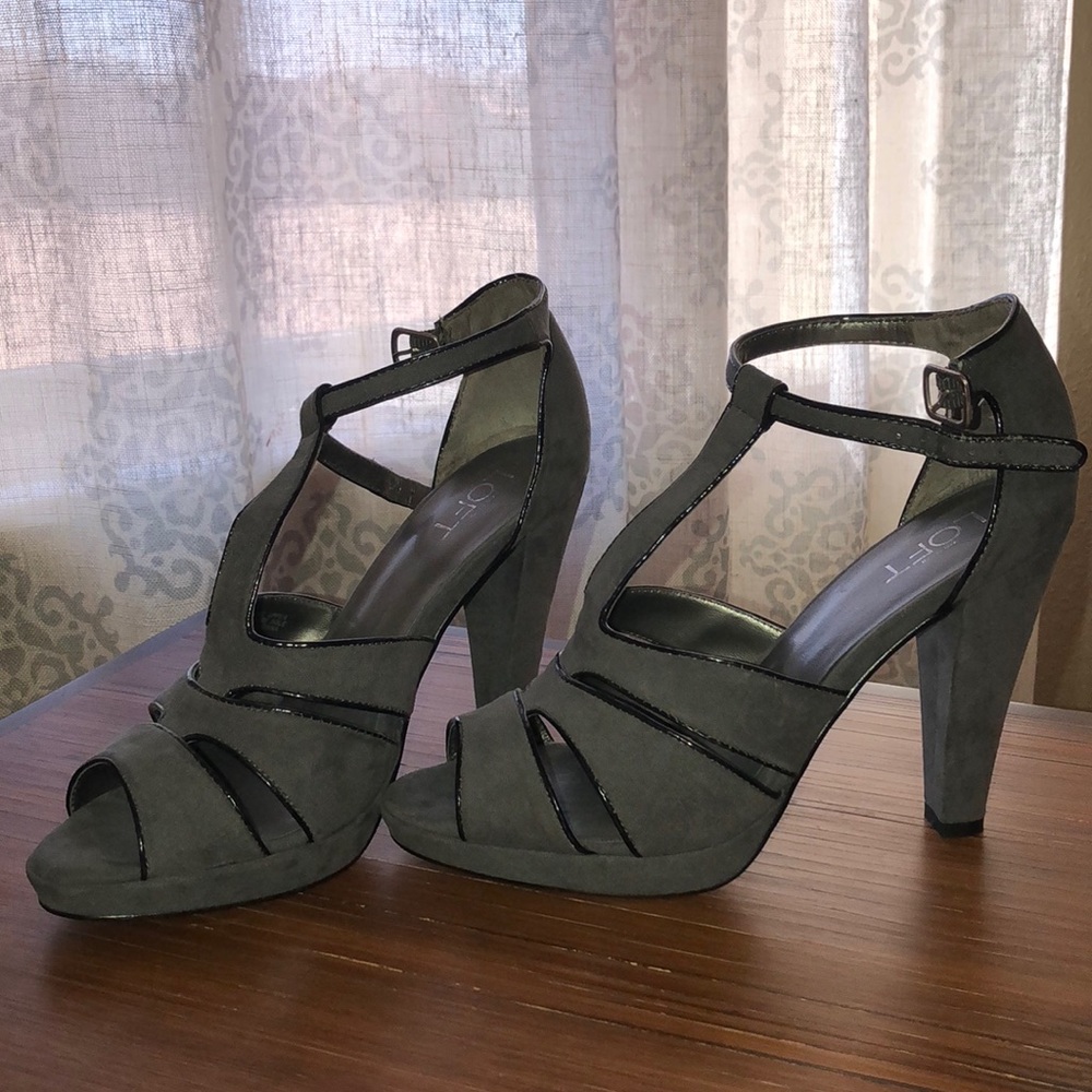 Ann Taylor Loft grey heels